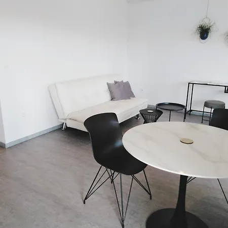 Sea View K Apartment